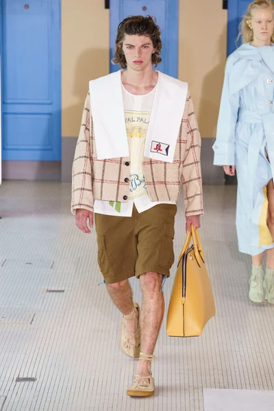 Look 27